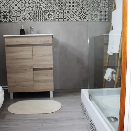 Foz Surfcamp Guest house *
